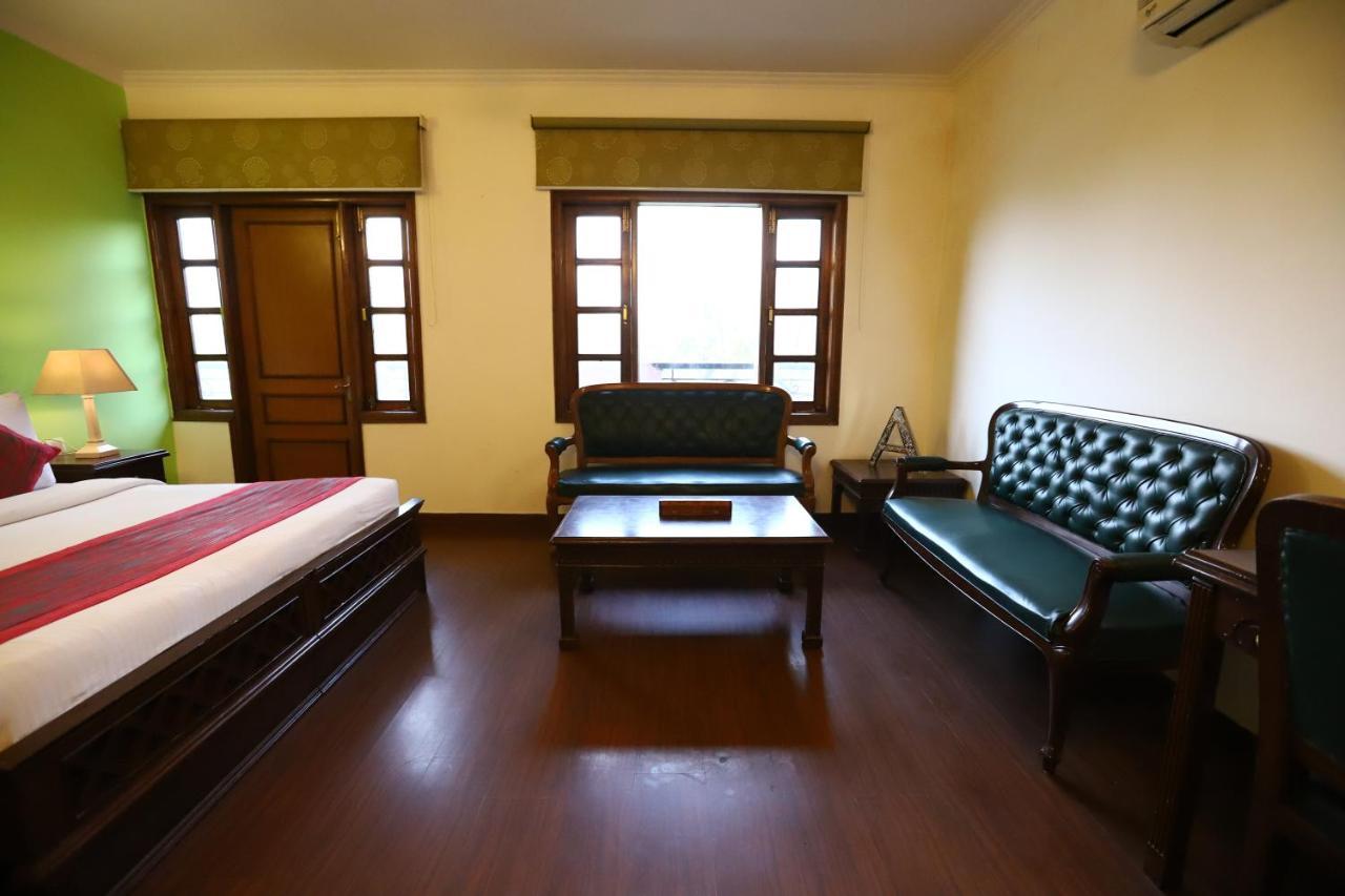 Hotel Ambica Palace Aiims New Delhi - Couple Friendly Local Id Accepted Exteriör bild