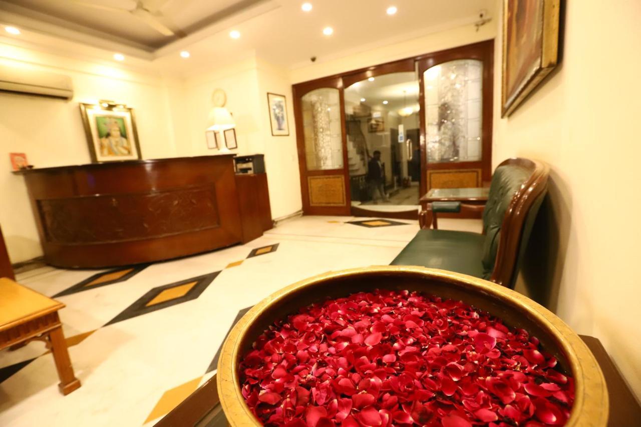Hotel Ambica Palace Aiims New Delhi - Couple Friendly Local Id Accepted Exteriör bild