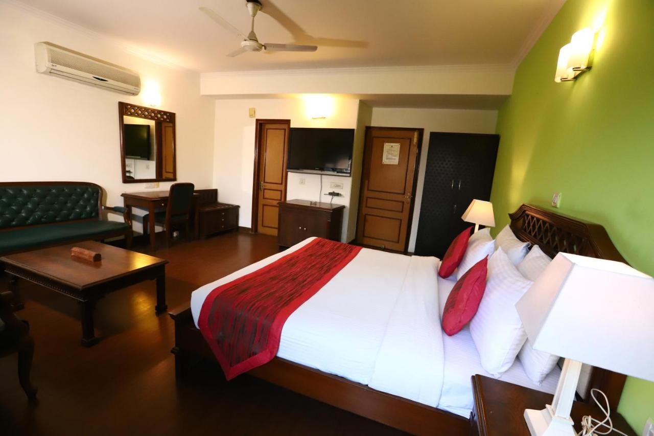 Hotel Ambica Palace Aiims New Delhi - Couple Friendly Local Id Accepted Exteriör bild